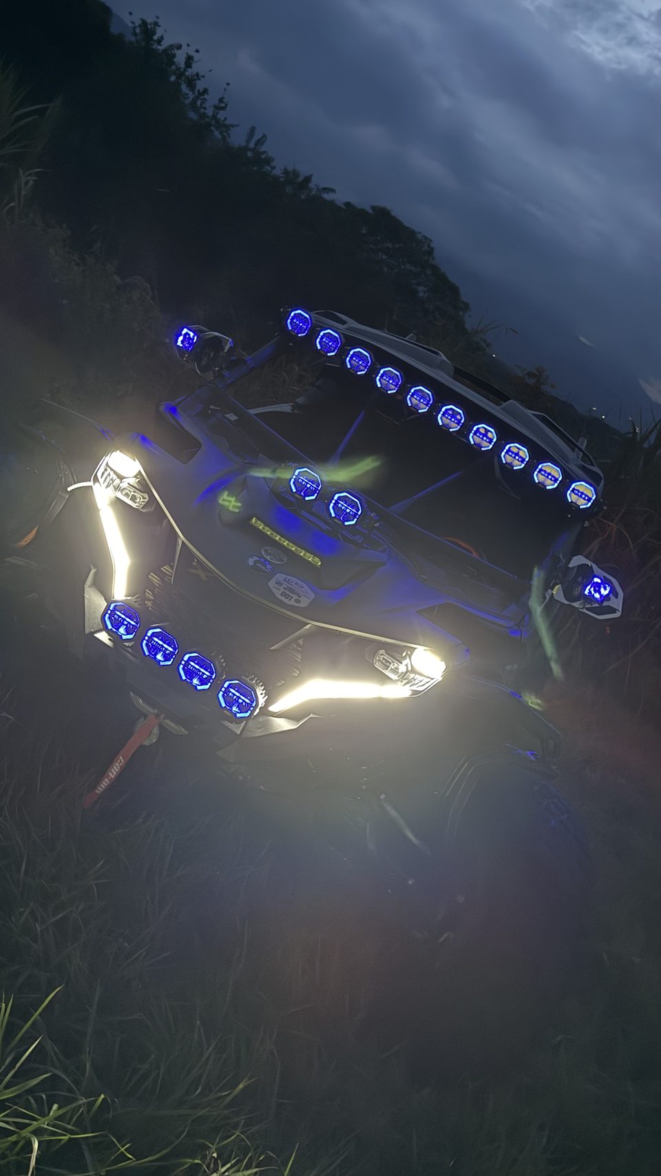 Blue RGB halo on an RXT Titan-Series pod